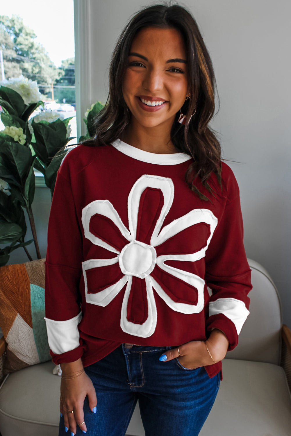 Red Cheerful Daisy Flower Patched Round Neck Long Sleeve Top